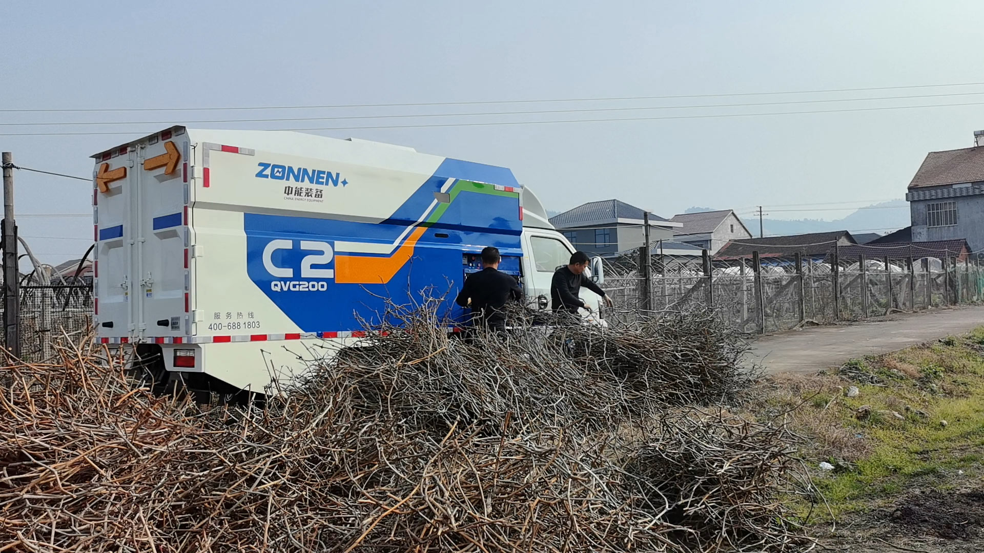 树木粉碎车落地葡萄园，助力废弃枯枝高效清运